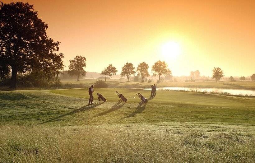 فندق Schloss Ludersburg Golf & Spa