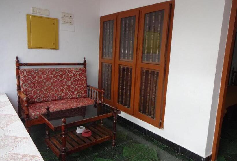 酒店 Sea View Palace   The Beach