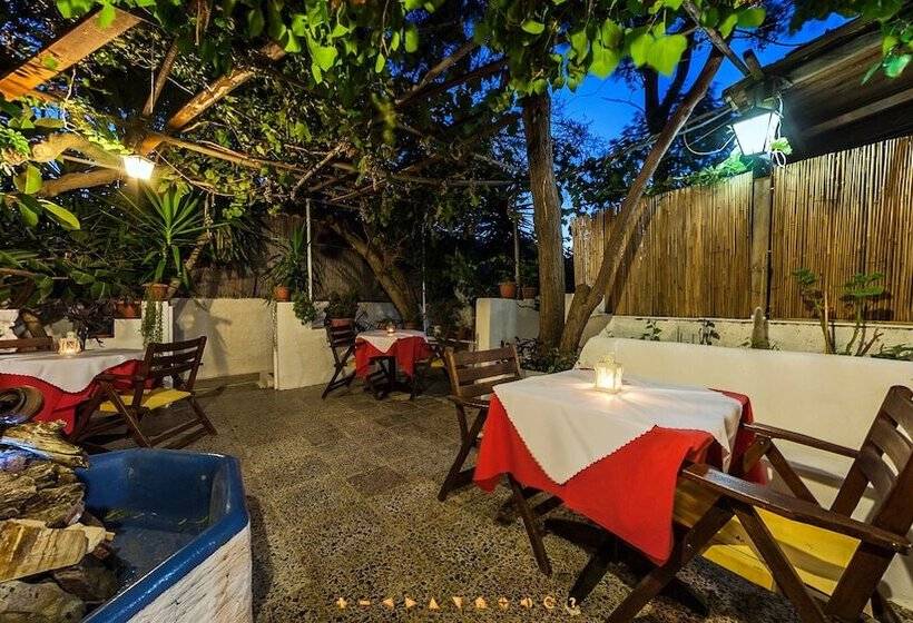 ホテル Semiramis Guesthouse