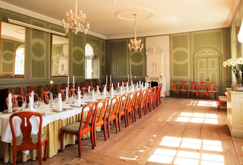 Отель Store Restrup Slots