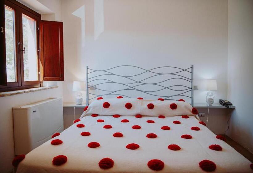 فندق Tenuta Pianirossi