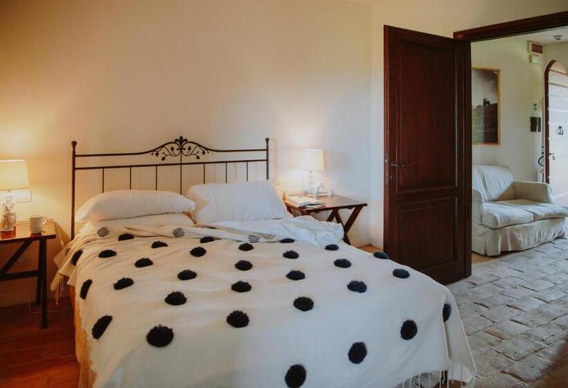 فندق Tenuta Pianirossi