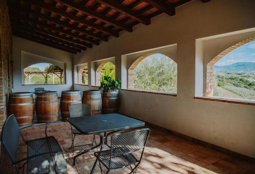 فندق Tenuta Pianirossi