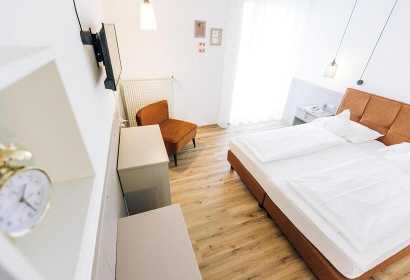 בית מלון כפרי Tenz 2025