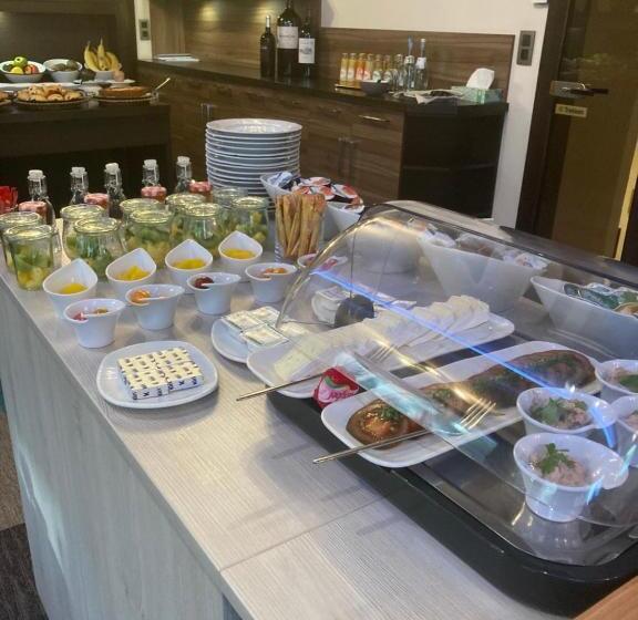 ホテル Val De L'our