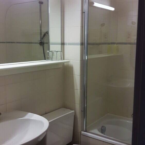 בית מלון כפרי Sleep & Go Brussels South