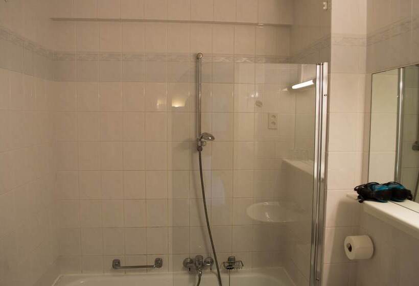 בית מלון כפרי Sleep & Go Brussels South