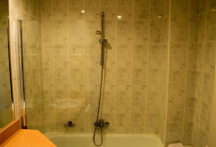 בית מלון כפרי Sleep & Go Brussels South