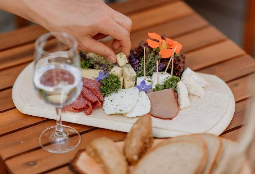 Waldhotel Kreuztanne