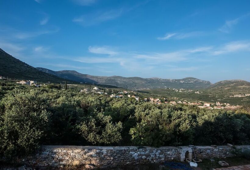 בית מלון כפרי Xemoni