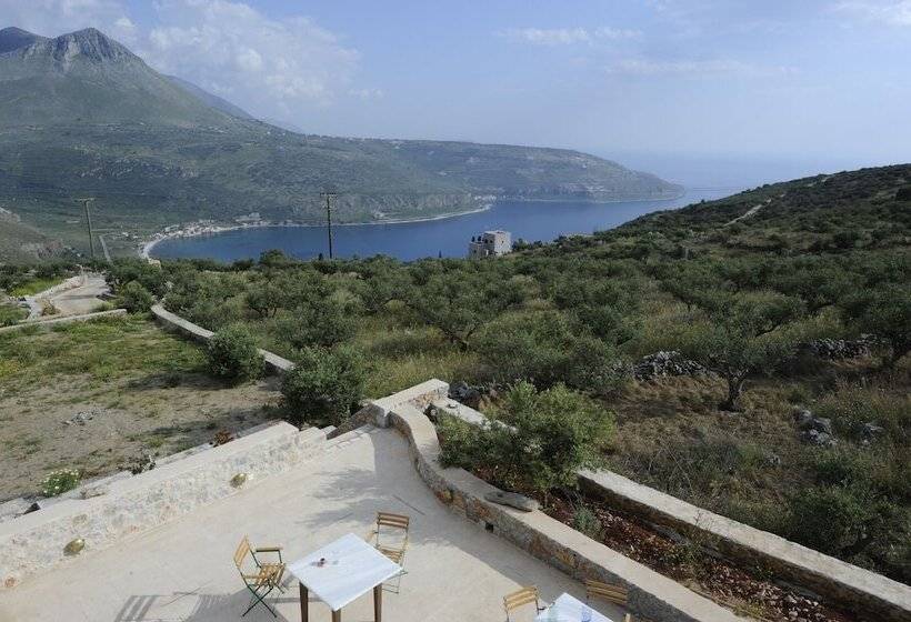 בית מלון כפרי Xemoni