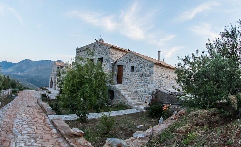 בית מלון כפרי Xemoni