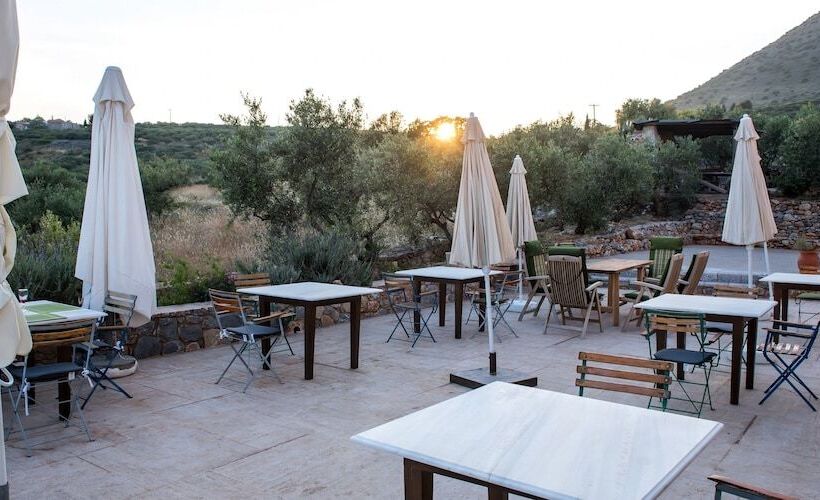 בית מלון כפרי Xemoni