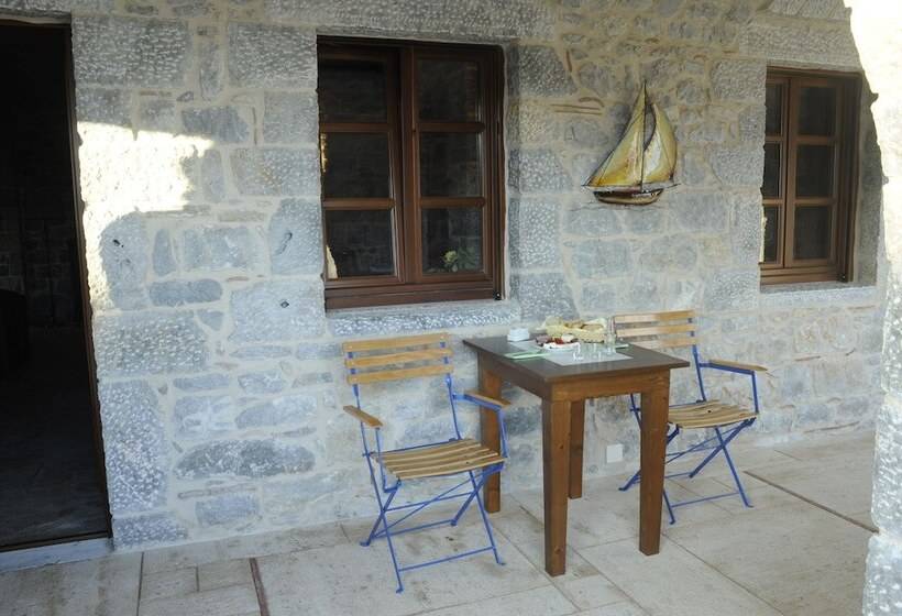 בית מלון כפרי Xemoni