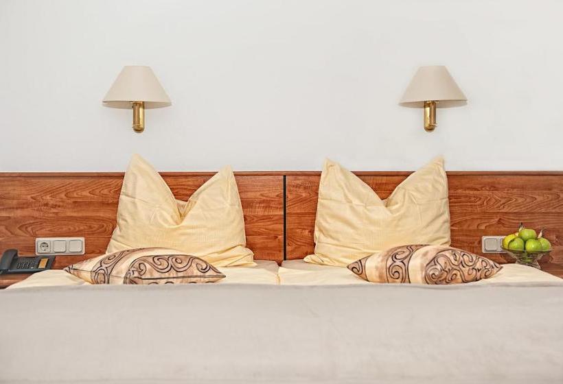 ホテル & Restaurant Zum Hirsch