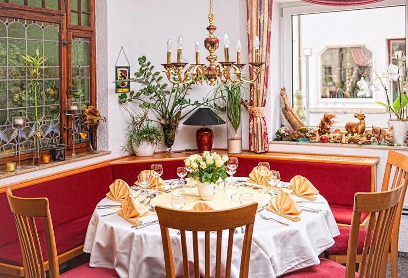 ホテル & Restaurant Zum Hirsch