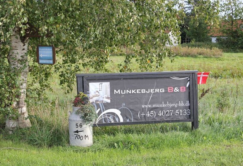 Munkebjerg Bed & Breakfast