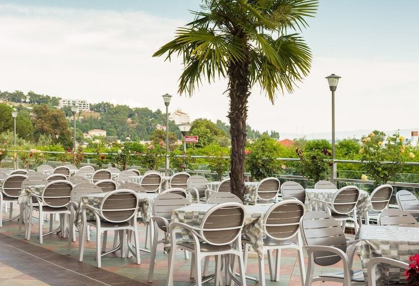 Narcis   Maslinica Hotels & Resorts