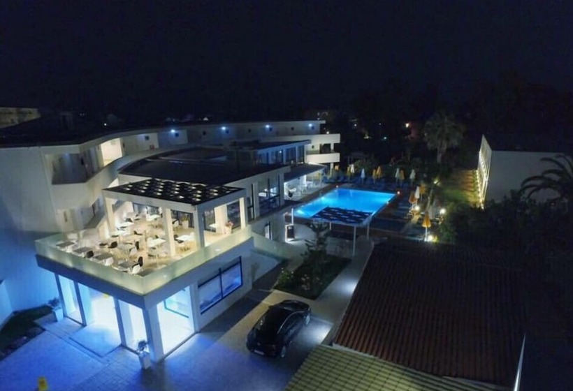 Nasos Hotel & Resort