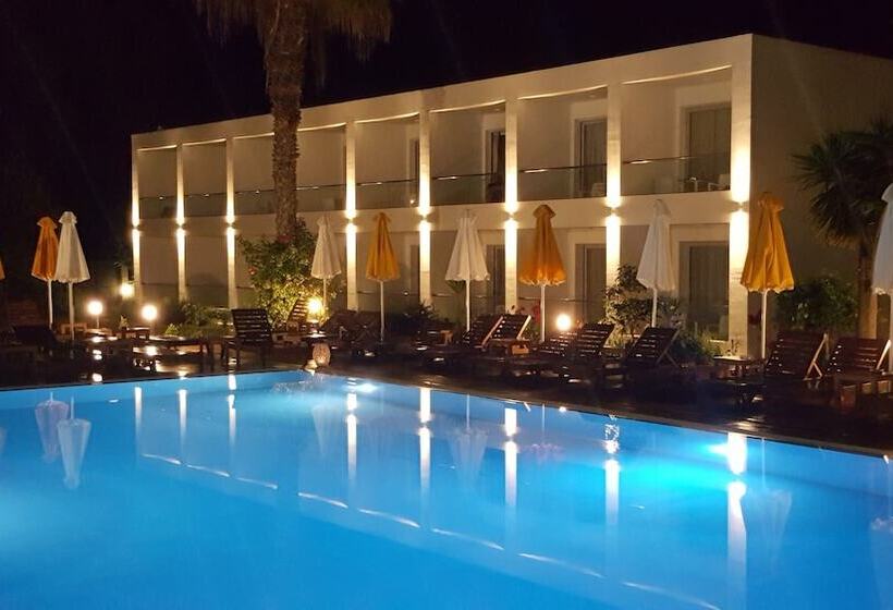 Nasos Hotel & Resort