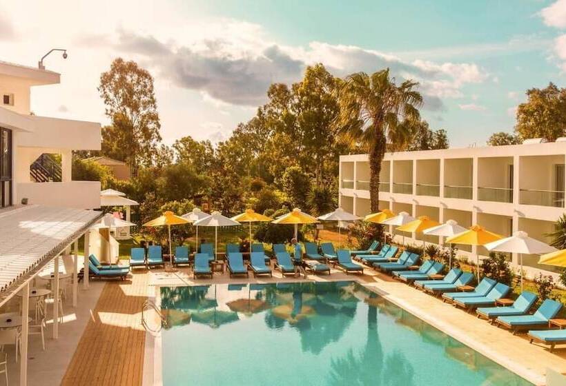 Nasos Hotel & Resort