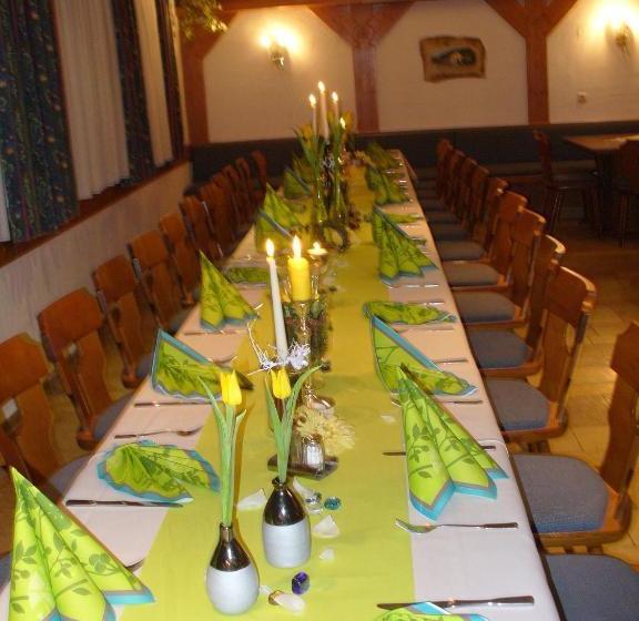 بنسيون Gasthof Zum Brunnen