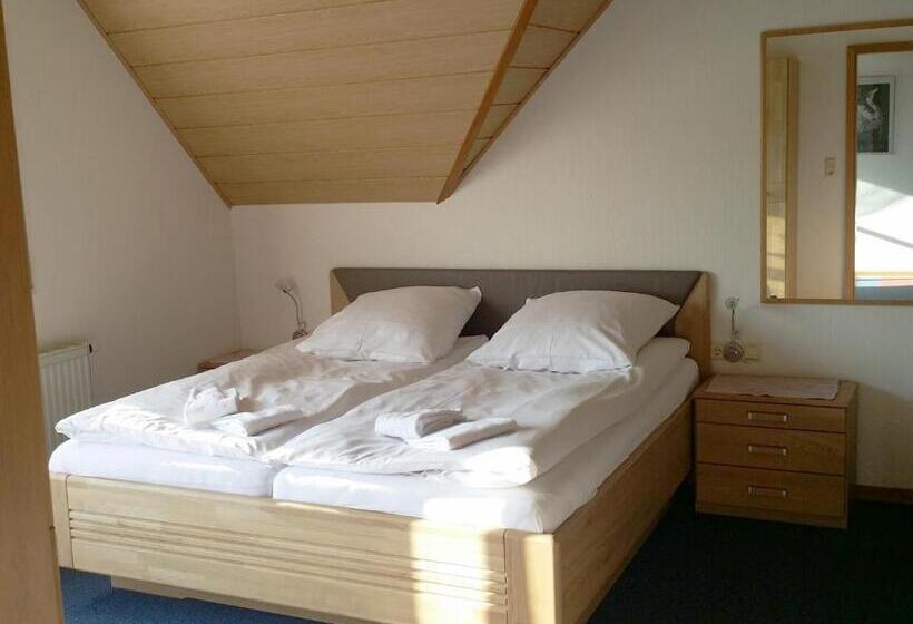 ペンション Landgasthof Zum Hirschen