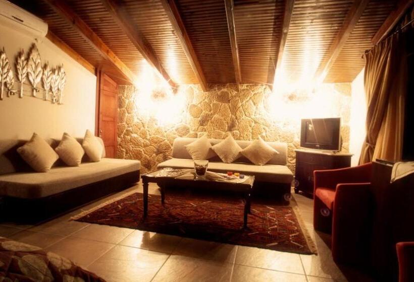 פנסיון Militsa Guesthouse