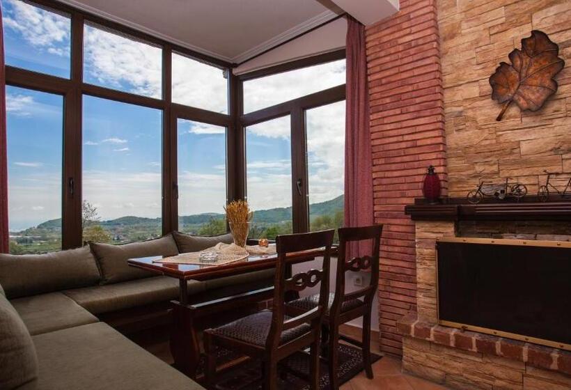 פנסיון Militsa Guesthouse