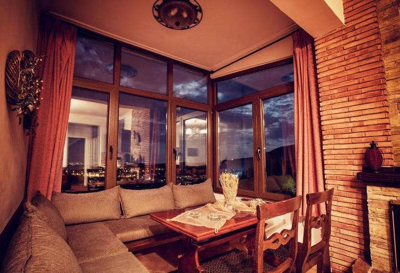 פנסיון Militsa Guesthouse