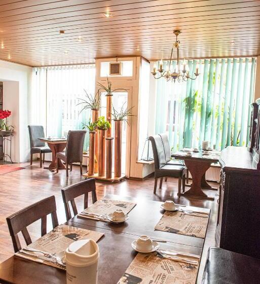 펜션 Neubert`s Gasthaus Am Rhein