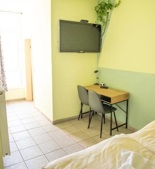 펜션 Neubert`s Gasthaus Am Rhein