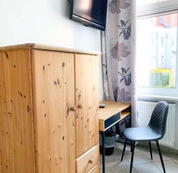 펜션 Neubert`s Gasthaus Am Rhein