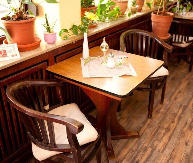 펜션 Neubert`s Gasthaus Am Rhein