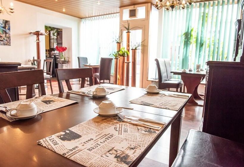 펜션 Neubert`s Gasthaus Am Rhein