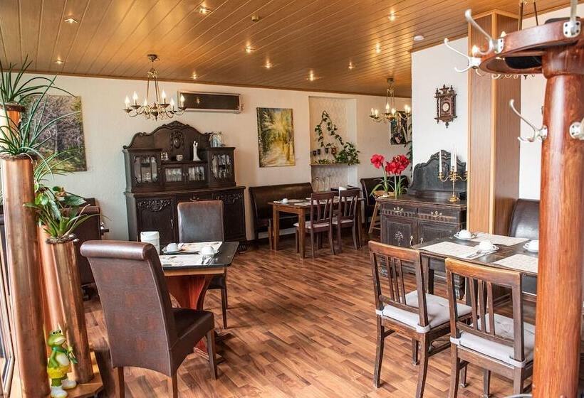 펜션 Neubert`s Gasthaus Am Rhein