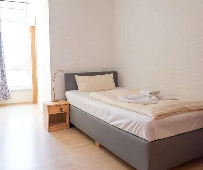 펜션 Neubert`s Gasthaus Am Rhein