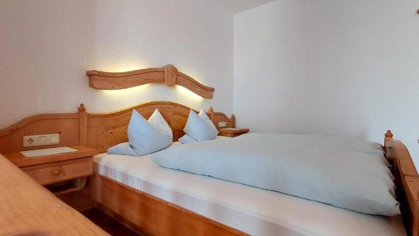 펜션 Restaurant Kreuzhuber