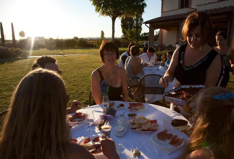 إقامة Agriturismo Le Rondini Di Francesco Di Assisi