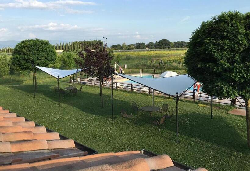 إقامة Agriturismo Le Rondini Di Francesco Di Assisi