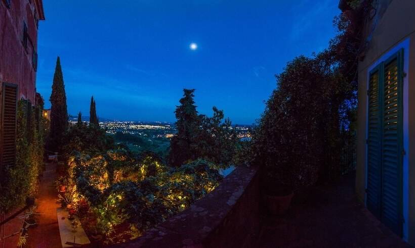 레지던스 Villa Sermolli