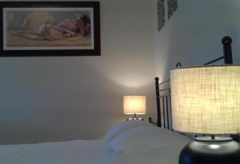 Villa Del Lago Boutique