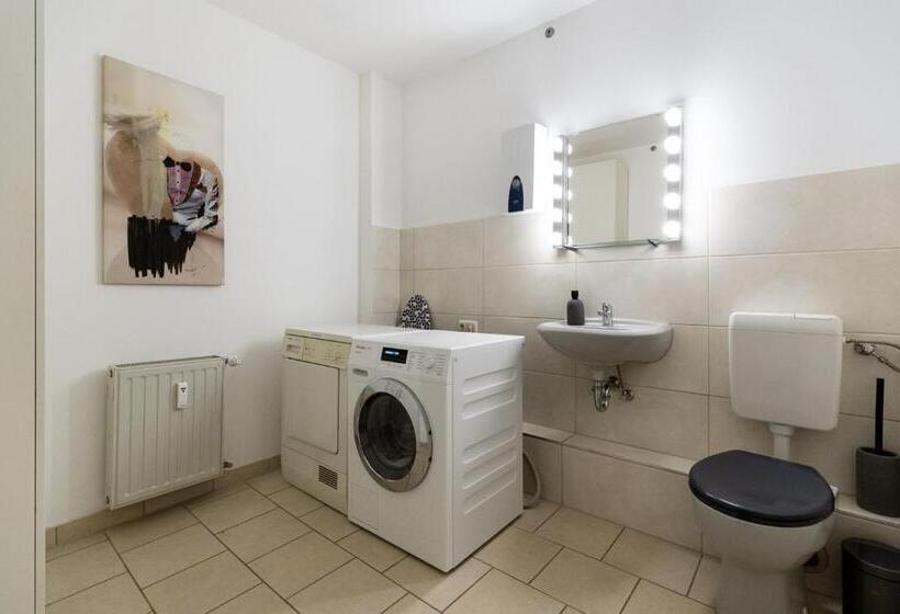 230 M2 Loft Mit Eigenem Wintergarten Mit Tischtennis & Dart, Kostenloser Parkplatz