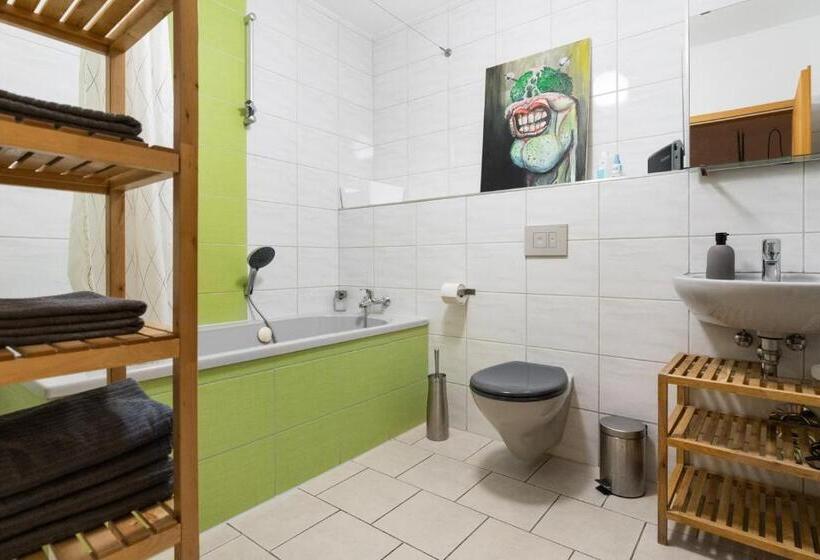 230 M2 Loft Mit Eigenem Wintergarten Mit Tischtennis & Dart, Kostenloser Parkplatz