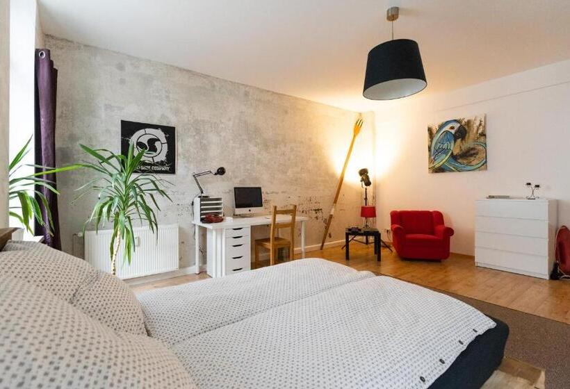 230 M2 Loft Mit Eigenem Wintergarten Mit Tischtennis & Dart, Kostenloser Parkplatz