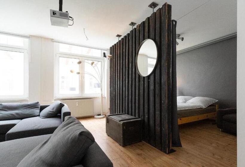 230 M2 Loft Mit Eigenem Wintergarten Mit Tischtennis & Dart, Kostenloser Parkplatz