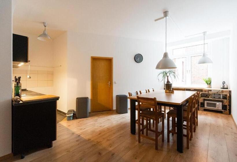 230 M2 Loft Mit Eigenem Wintergarten Mit Tischtennis & Dart, Kostenloser Parkplatz