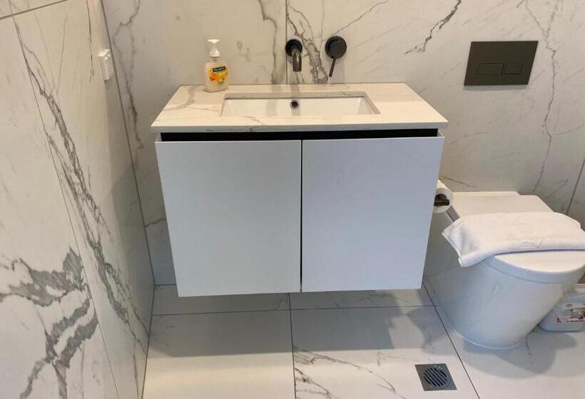 Apartment With Nice View In Boxhill 8a