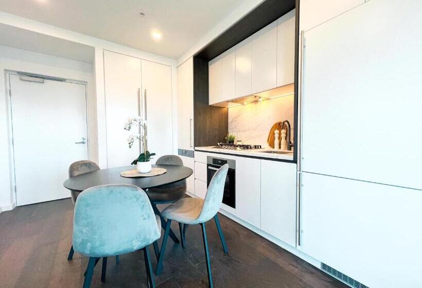 Apartment With Nice View In Boxhill 8a