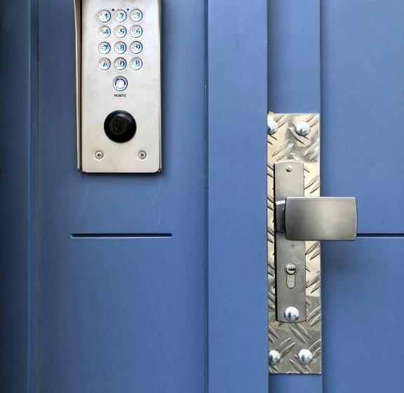 Au Coeur De Vannes   Vue Sur Les Remparts   2 Ch